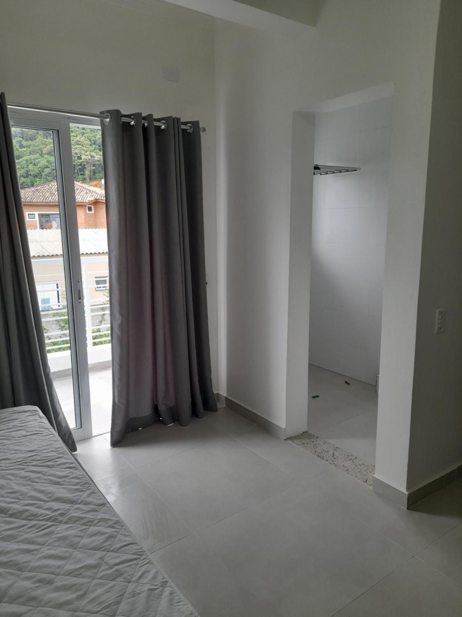 Moria Flats 4*